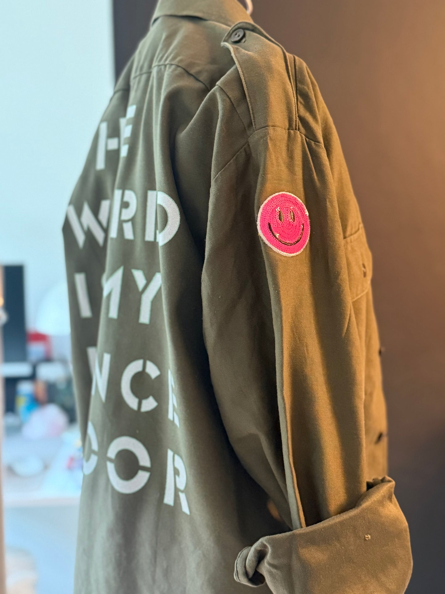 „The world is my dance floor“ – ein Shirt für alle, die das Leben tanzen