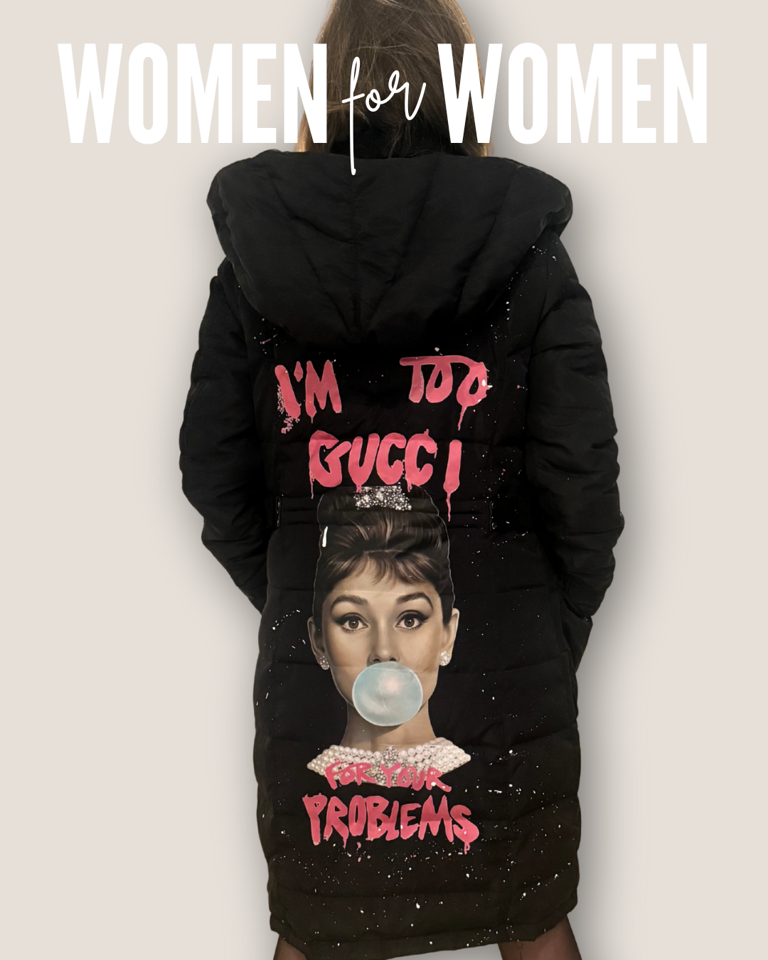 Langer Daunenmantel im Graffiti Stil in Gr. S